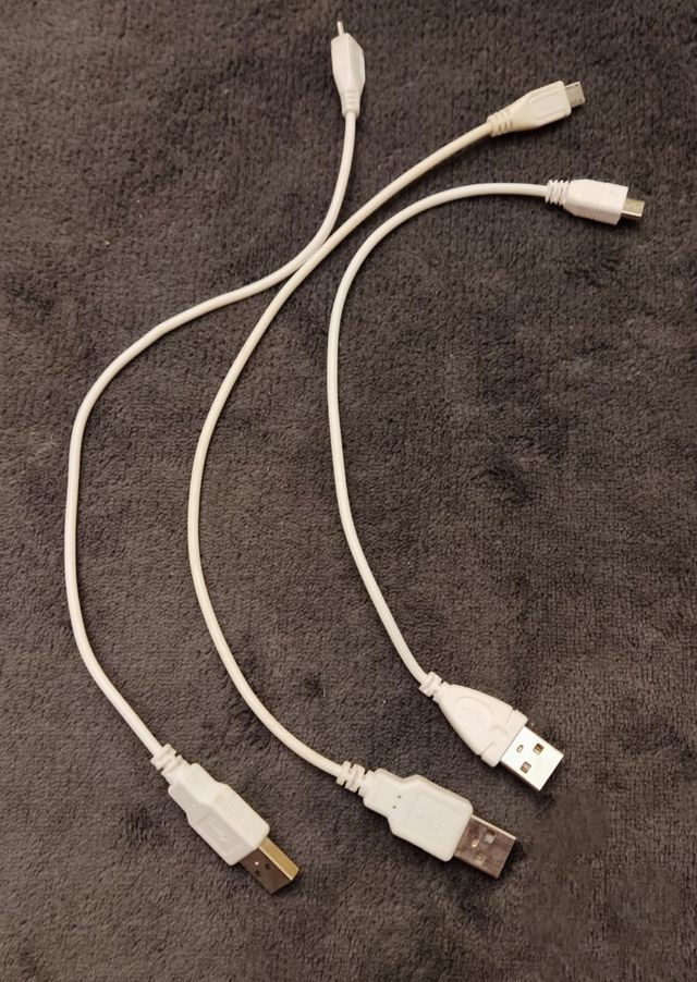 3 cavi da USB a microUSB - bianchi Tipo A