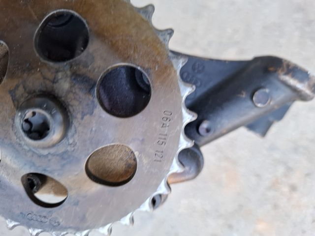 Bomba de aceite 06A115121