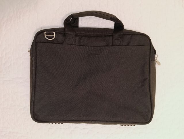 Maletín portátil negro