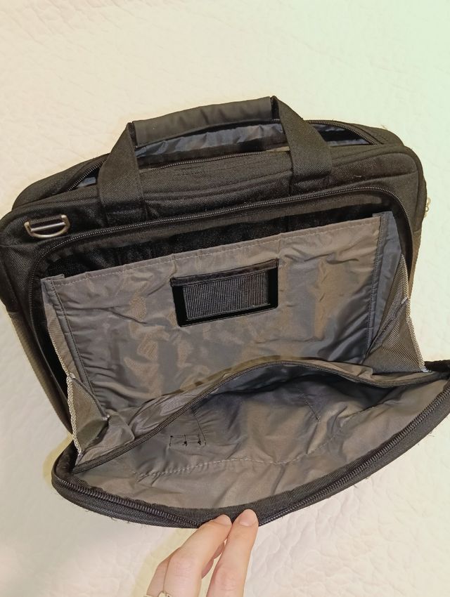 Maletín portátil negro