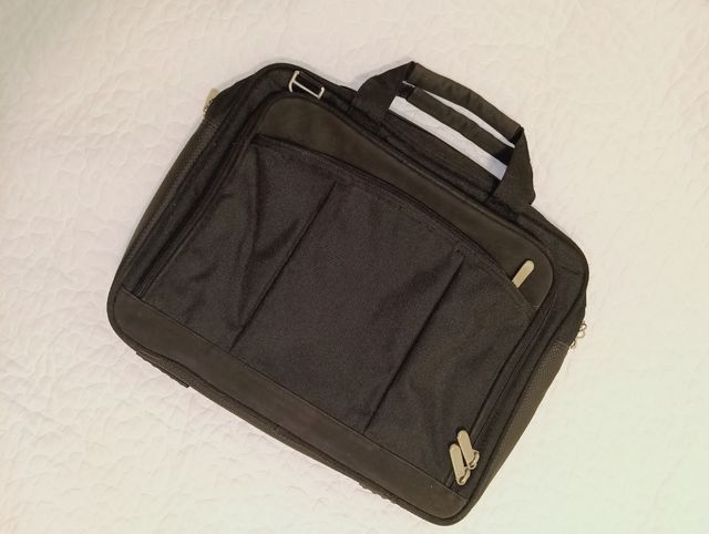 Maletín portátil negro