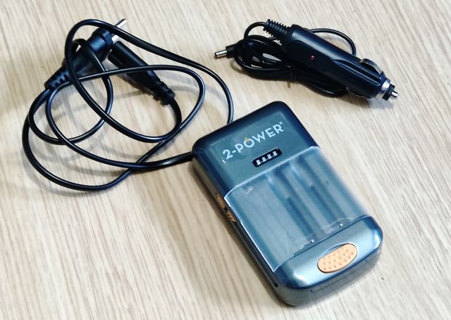 Cargador Baterías y Pilas 2-POWER