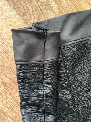 Minifalda negra textura