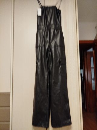 Mono polipiel negro cargo | T.36-40