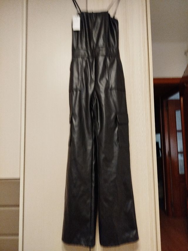 Mono polipiel negro cargo | T.36-40