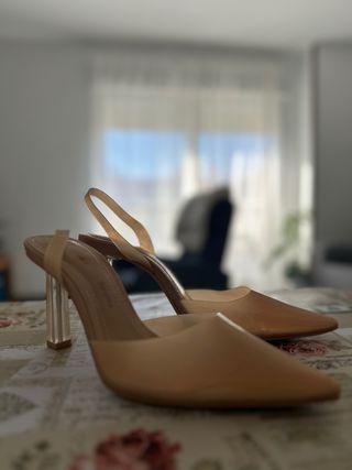 Tacones Bershka beige