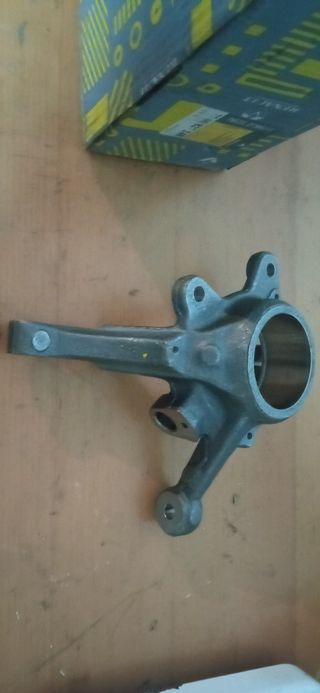 Mangueta suspensión Renault