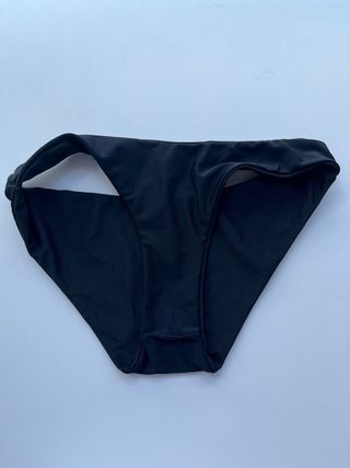Baraga bikini negro