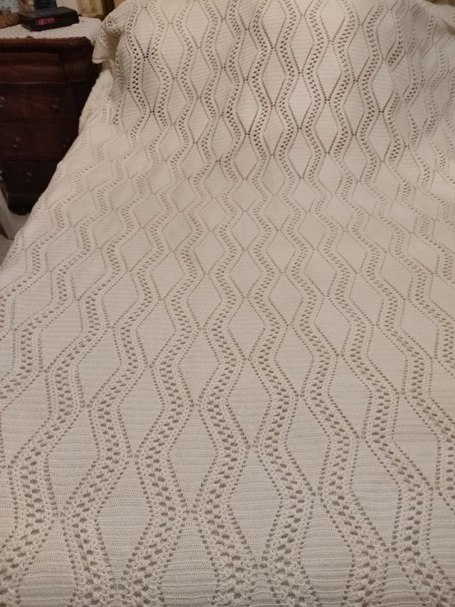 Se vende colcha de hilo antiguo