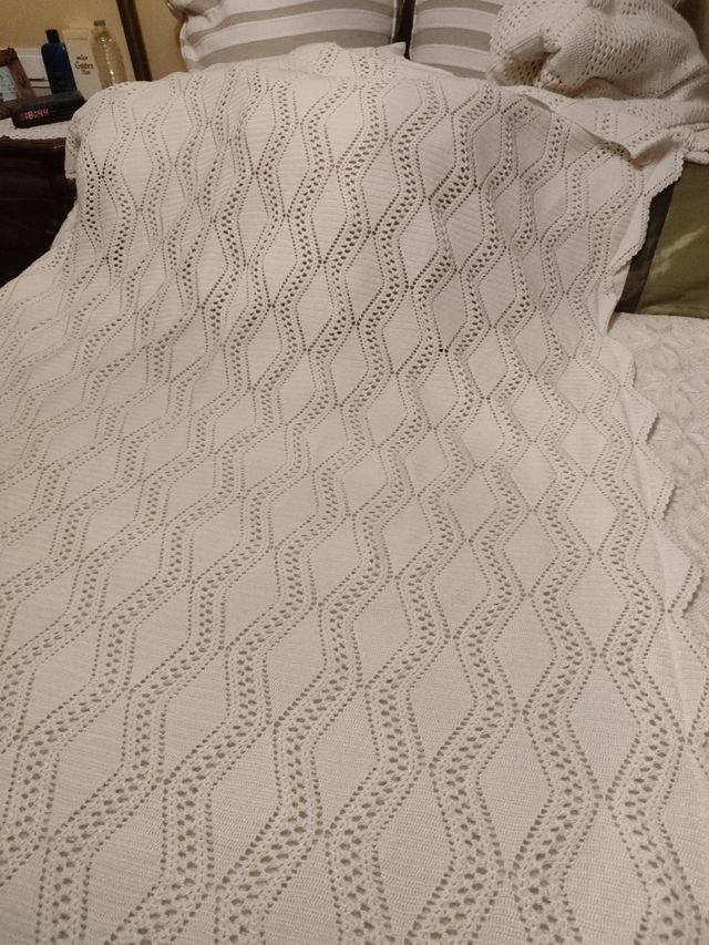 Se vende colcha de hilo antiguo