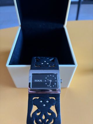Reloj Tous piel de color negro con forma Oso Tous
