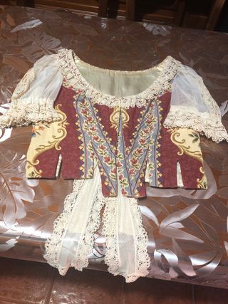 Traje de huertana cosido por Carmen Esteve