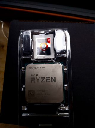 Processore Ryzen 5 1600 completo di box e scatola