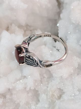 Anillo de Plata con Granate