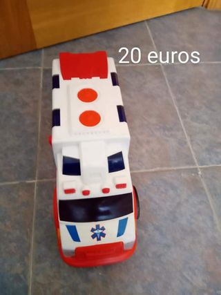 Camión y coches pequeños buen estado