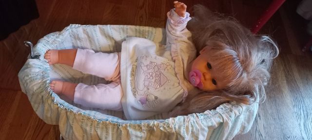 Bambola vintage 1988 con culla basculant