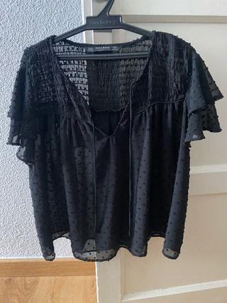 Blusa negra Zara - Plumetti