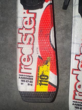 Esquís ATOMIC REDSTER niño + Palos