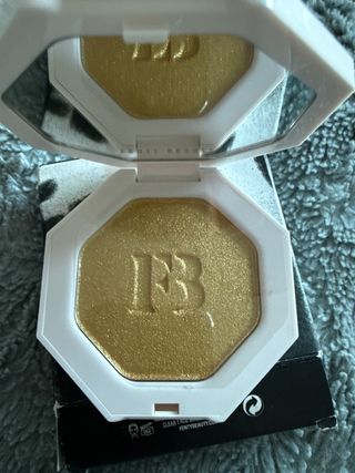 Iluminador Killawatt Fenty Beauty