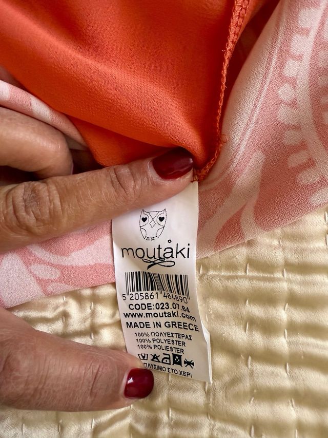 Vestido asimétrico con etiqueta