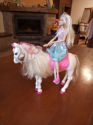 Barbie y caballo unicornio