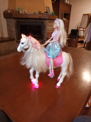Barbie y caballo unicornio
