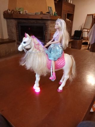 Barbie y caballo unicornio