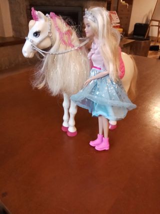 Barbie y caballo unicornio