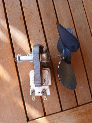 Sistema cierre puerta microondas