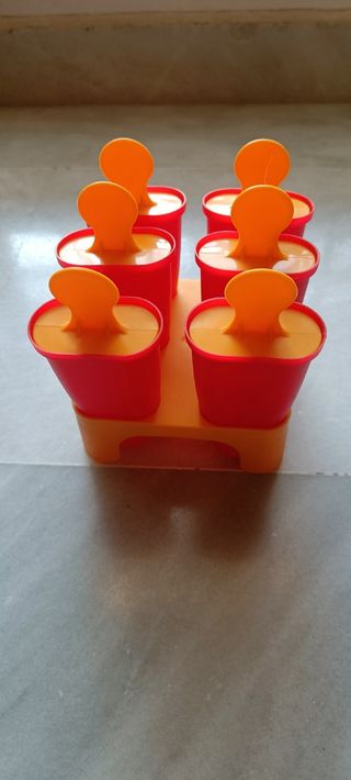 Moldes helados Ikea y bote de miel