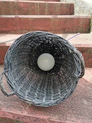 Lampada in vimini grigio