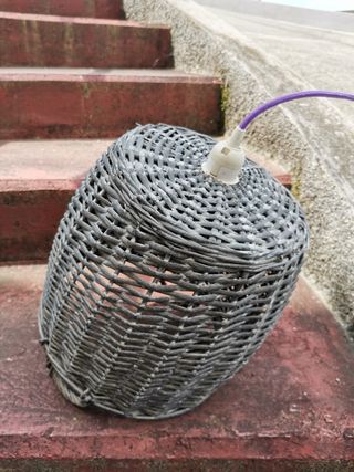 Lampada in vimini grigio