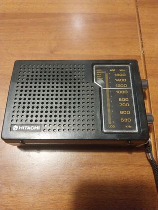 Radio Hitachi modello TH 801