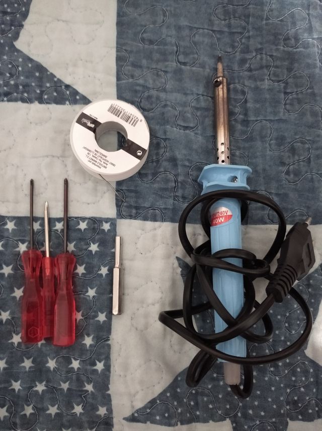 Cambio pilas de cartuchos de Gameboy