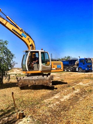 Liebherr 904 2 unidades disponibles