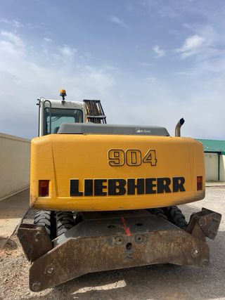 Liebherr 904 2 unidades disponibles