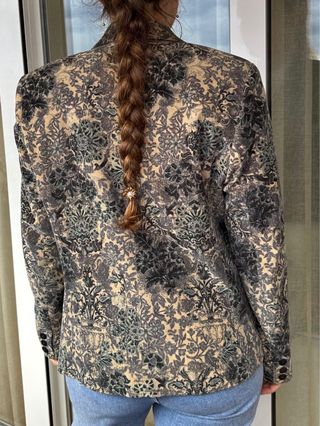 Americana de pana marca Michelle flores azul beige