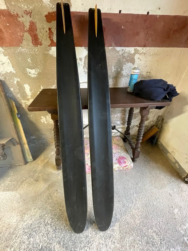 Eskis acuaticos con muy poco uso.