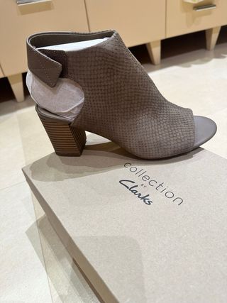 Botines abiertos Clarks Mujer sin estrenar