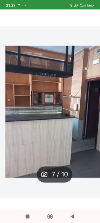 Bar y diversas dependencias.