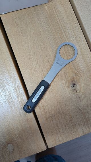 Kit bielas Praxis 48-32 + cazoletas + llave extr.