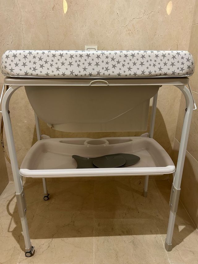 Cambiador Jané Flip con bañera