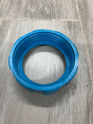 Tapa roscasa salinos BSV piscina. En buen estado.