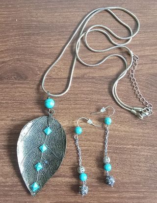 Collar y pendientes turquesa
