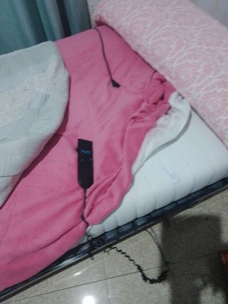 Cama articulada para gente encamada