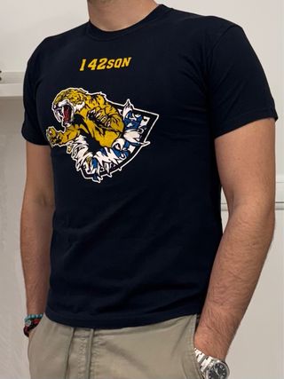 Camiseta negra militar escuadron aviacion 142SQN S