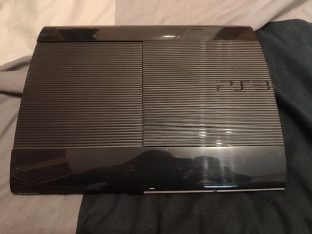 Playstation 3 Superslim 12 Gb bundle