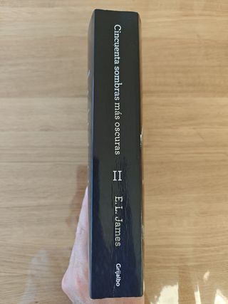 Cincuenta sombras más oscuras