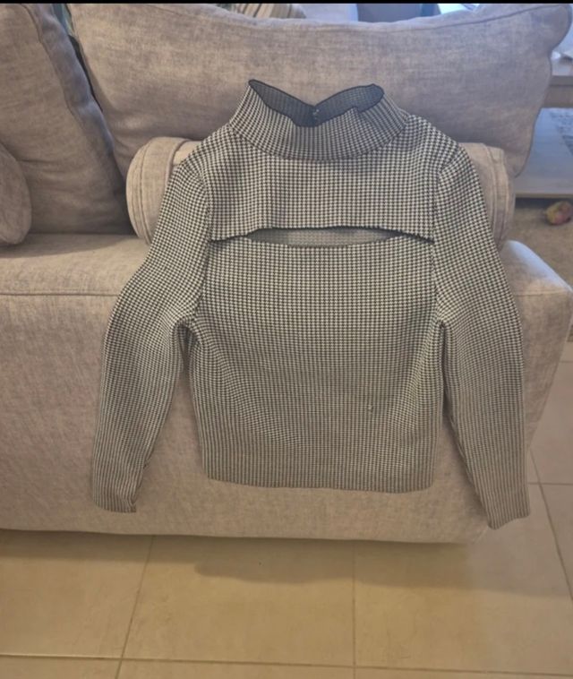 Camiseta manga larga cut out nueva