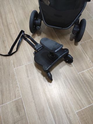 Maxi Cosi , más regalo Patinete y chubasquero.